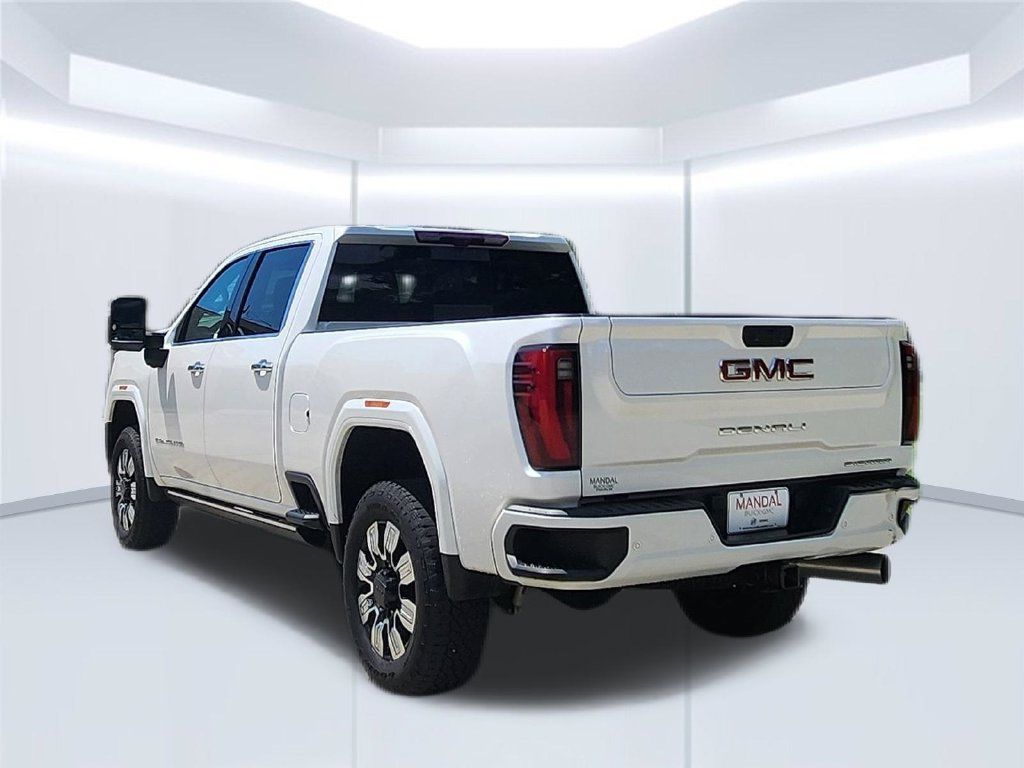 Used 2025 GMC Sierra 3500 Denali w/ Denali Reserve Package AWD/4WD image 7