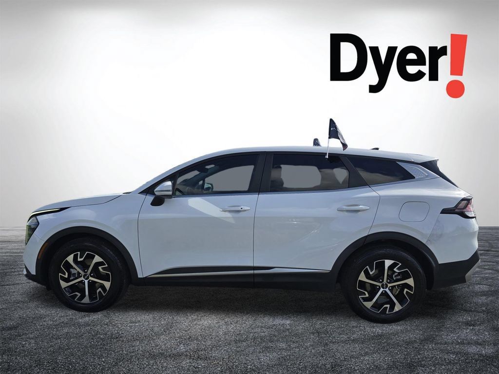 Certified 2025 Kia Sportage EX FWD image 9