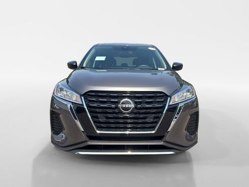 Certified 2025 Nissan Kicks Play S FWD image 9