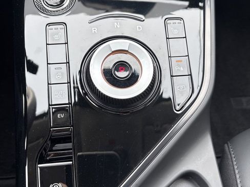 Used 2023 Kia Niro EX w/ EX Cold Weather Package image 18