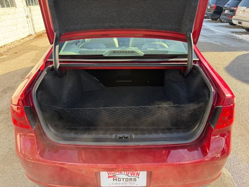 Used 2011 Buick Lucerne CXL image 14