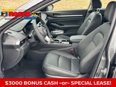 New 2025 Nissan Altima 2.5 SL image 9