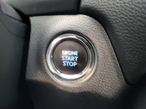Used 2021 Toyota RAV4 XLE w/ Convenience Package FWD image 19