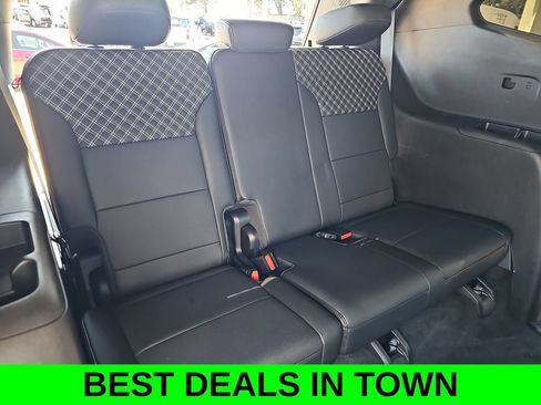 Used 2024 GMC Acadia Denali w/ Super Cruise Package FWD image 12