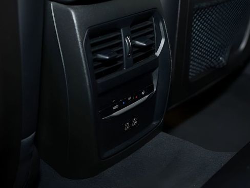 Used 2023 BMW 330e xDrive w/ Premium Package image 31