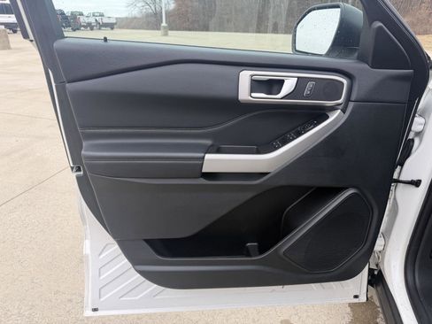 Used 2024 Ford Explorer XLT w/ Equipment Group 202A image 12