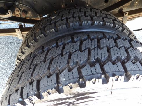 Used 2015 Ford F550 2WD Regular Cab Super Duty image 57