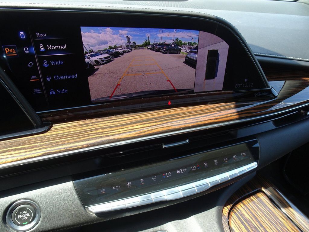 Used 2021 Cadillac Escalade Premium Luxury AWD/4WD image 21