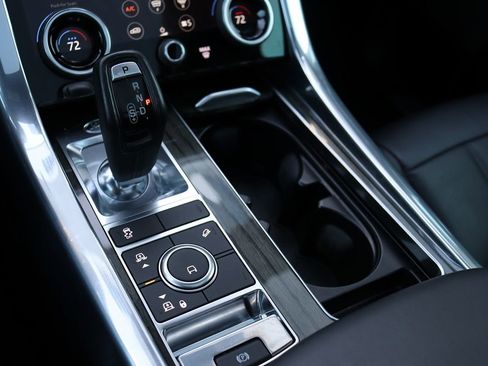 Used 2019 Land Rover Range Rover Sport HSE image 32