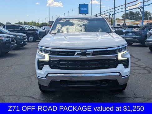 Used 2022 Chevrolet Silverado 1500 LT w/ Z71 Off-Road Package AWD/4WD image 2