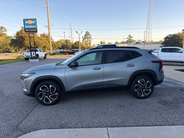 Used 2024 Chevrolet Trax RS FWD image 8