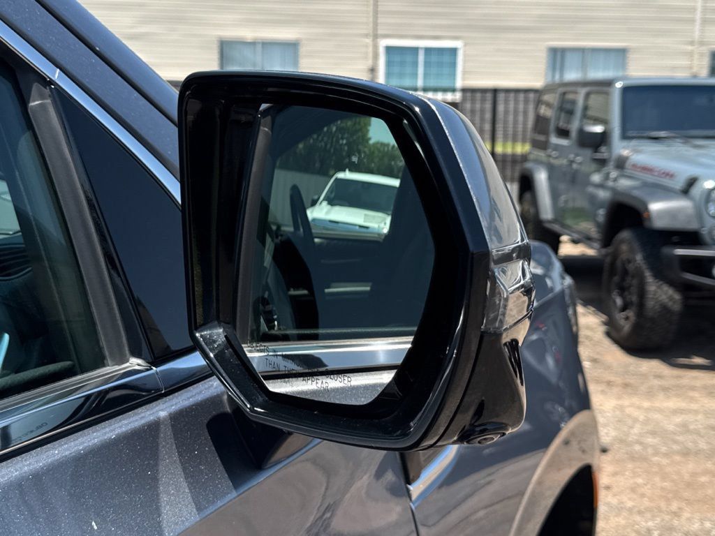 Used 2022 GMC Yukon Denali RWD image 45
