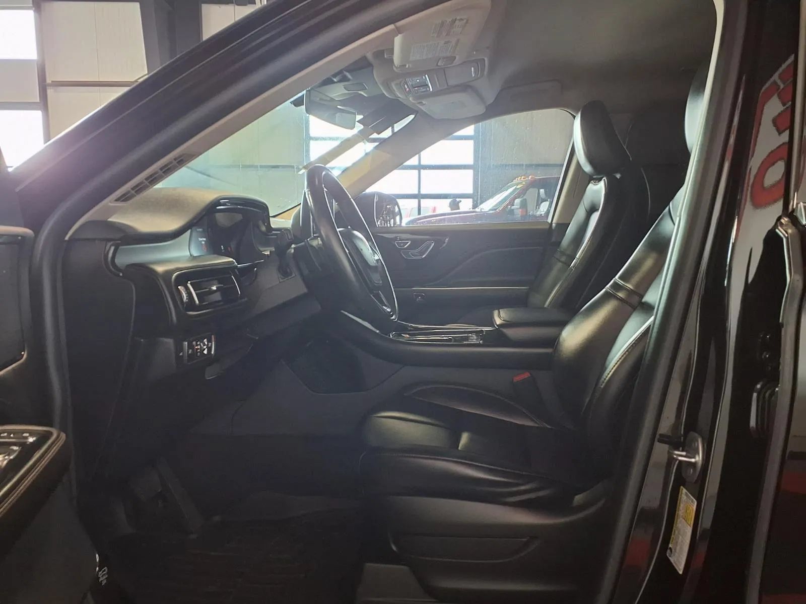 Used 2022 Lincoln Aviator AWD image 18