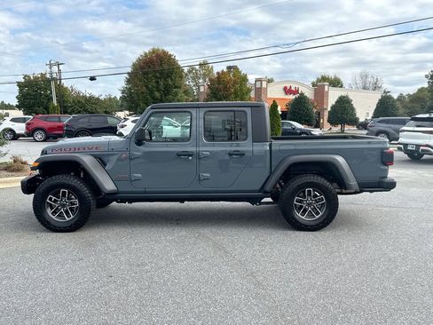 Used 2024 Jeep Gladiator Mojave w/ Technology Group image 4