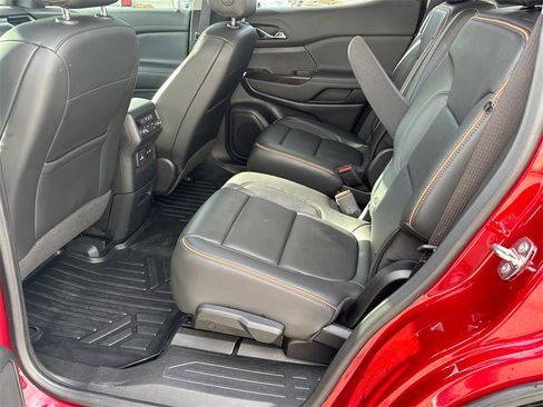 Used 2022 GMC Acadia AT4 w/ Technology Package image 21