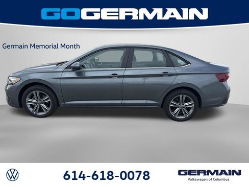Used 2023 Volkswagen Jetta SE w/ Panoramic Sunroof Package FWD image 1