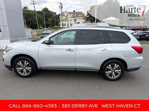 Used 2020 Nissan Pathfinder SL AWD/4WD image 4