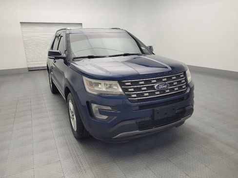 Used 2016 Ford Explorer XLT w/ Equipment Group 202A image 14