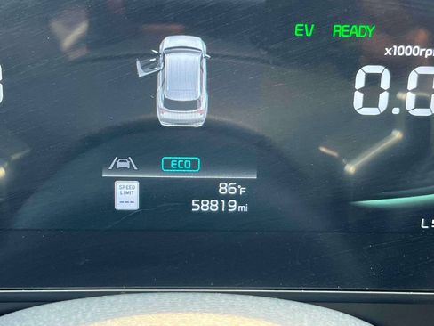 Used 2023 Kia Sportage EX AWD/4WD image 27
