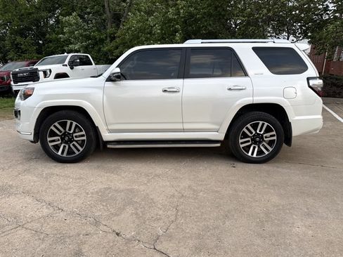 Used 2022 Toyota 4Runner Limited AWD/4WD image 3