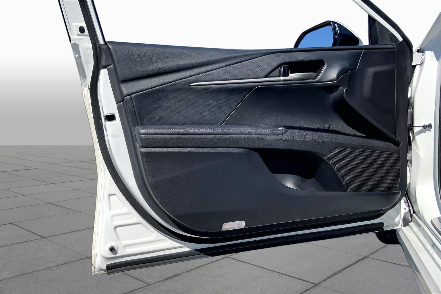Used 2025 Toyota Camry XSE FWD image 21
