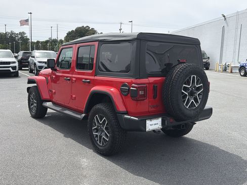 New 2026 Jeep Wrangler Unlimited Sahara AWD/4WD image 6