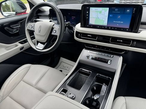 Used 2025 Lincoln Aviator AWD w/ Equipment Group 101A image 25