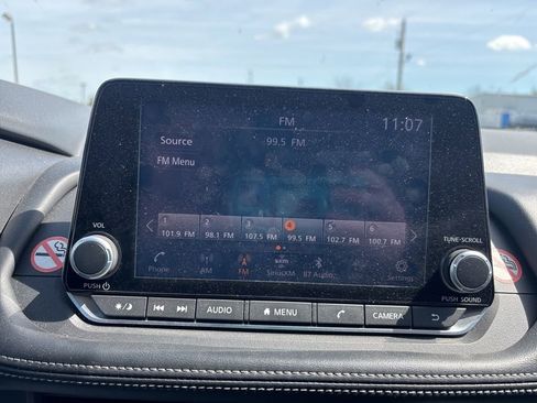 Used 2024 Nissan Rogue S image 8