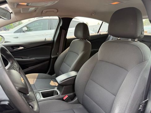 Used 2017 Chevrolet Cruze LT w/ Convenience Package FWD image 15