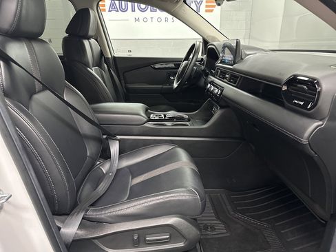Used 2025 Honda Pilot Touring image 20