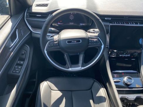 New 2025 Jeep Grand Cherokee L Limited w/ Luxury Tech Group II image 35