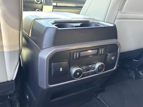 Used 2019 Ford Expedition Platinum image 28