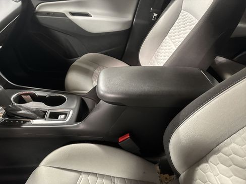 Used 2020 Chevrolet Equinox LS w/ LS Convenience Package image 26