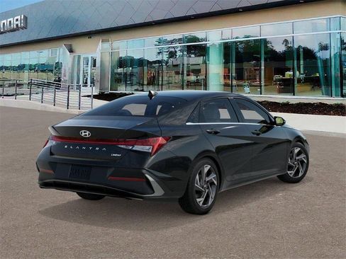 New 2026 Hyundai Elantra Limited image 4