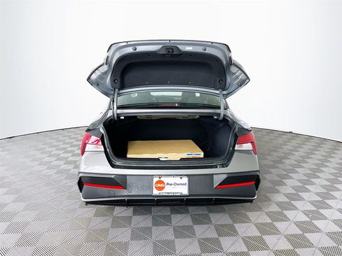 Certified 2025 Hyundai Elantra SEL FWD image 27