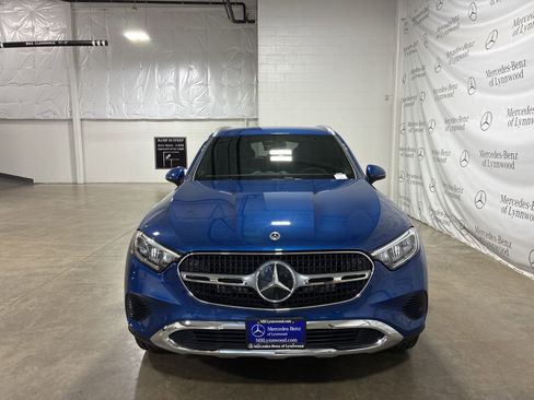 Used 2025 Mercedes-Benz GLC 300 GLC 300 image 2