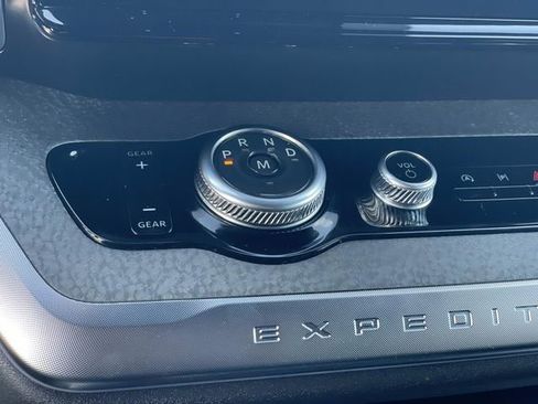 Certified 2025 Ford Expedition Tremor image 16