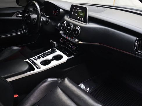 Used 2021 Kia Stinger GT1 image 11