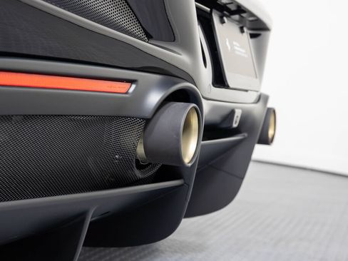 Used 2023 Ferrari F8 Tributo RWD image 32