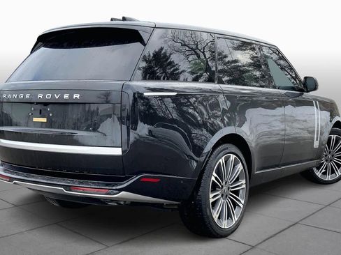 Used 2025 Land Rover Range Rover Autobiography image 12