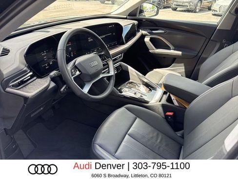 Used 2025 Audi Q5 Premium w/ 19" Wheel Package AWD/4WD image 10