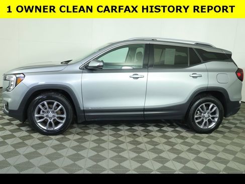 Used 2024 GMC Terrain SLT image 4