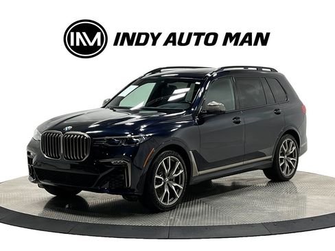 Used 2022 BMW X7 M50i w/ Cold Weather Package image 9
