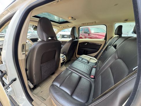Used 2012 Volvo XC70 T6 AWD/4WD image 16
