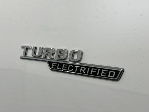 New 2025 Mercedes-Benz GLC 43 AMG 4MATIC image 29