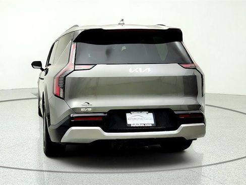 Used 2024 Kia EV9 Land AWD/4WD image 6
