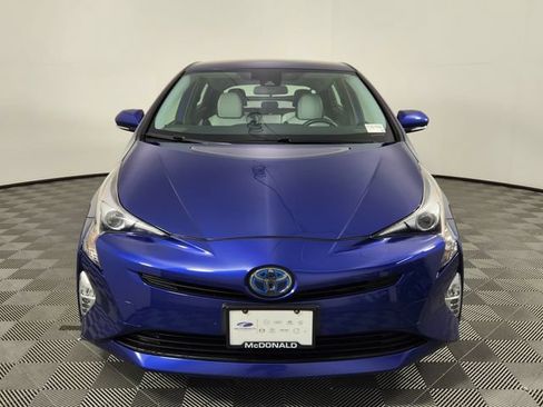 Used 2016 Toyota Prius Three Touring w/ Preferred Accessory Package FWD image 8