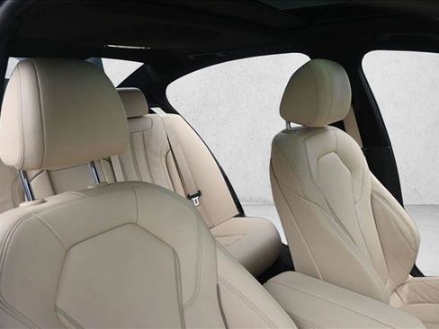 Used 2019 BMW 530i xDrive AWD/4WD image 30