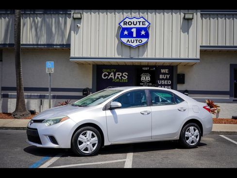 Used 2016 Toyota Corolla LE FWD image 1