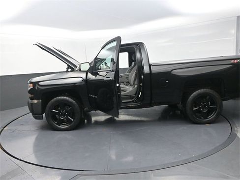 Used 2018 Chevrolet Silverado 1500 W/T w/ Black Out Edition image 28